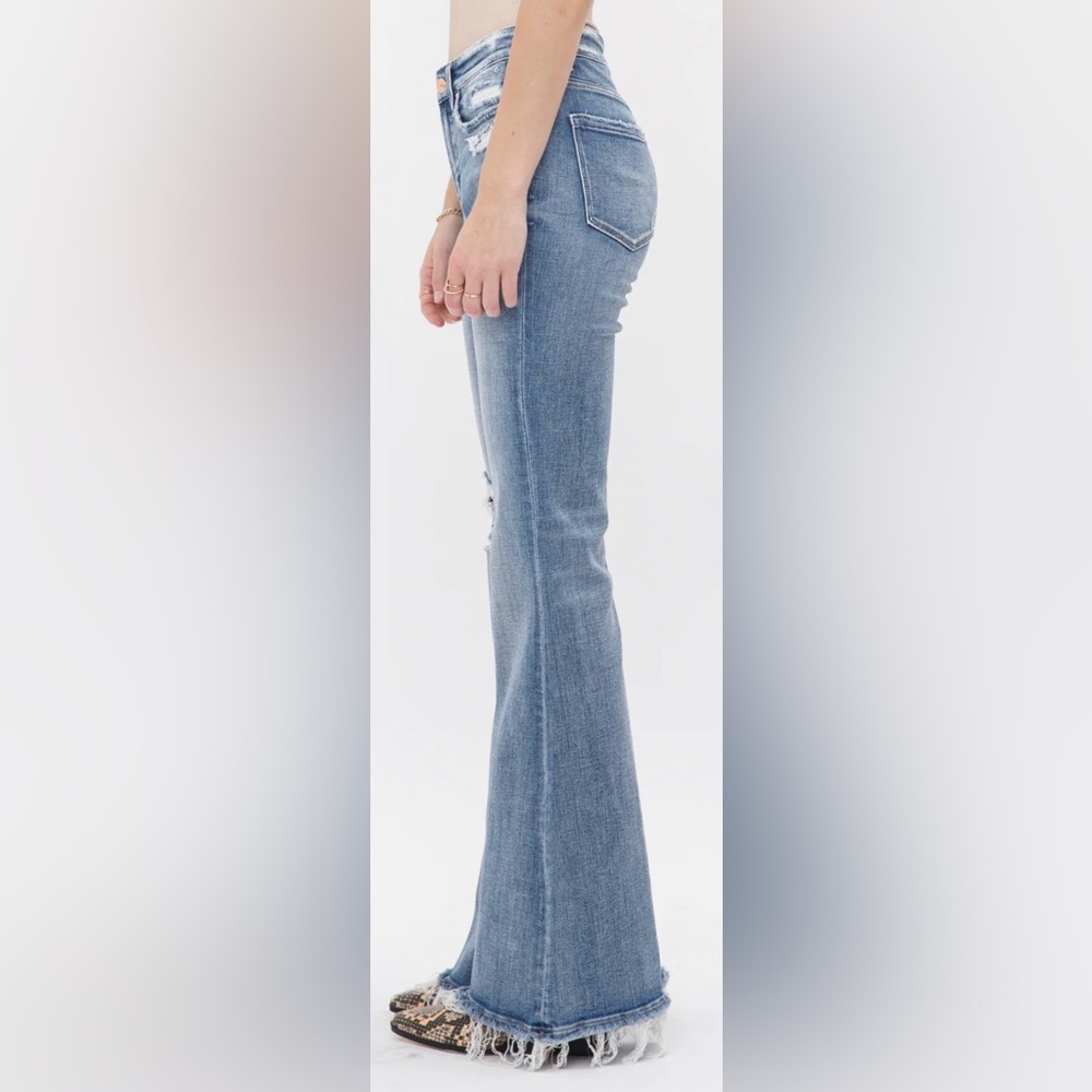 Mica mid rise flared distressed jean - Picture 5 of 8